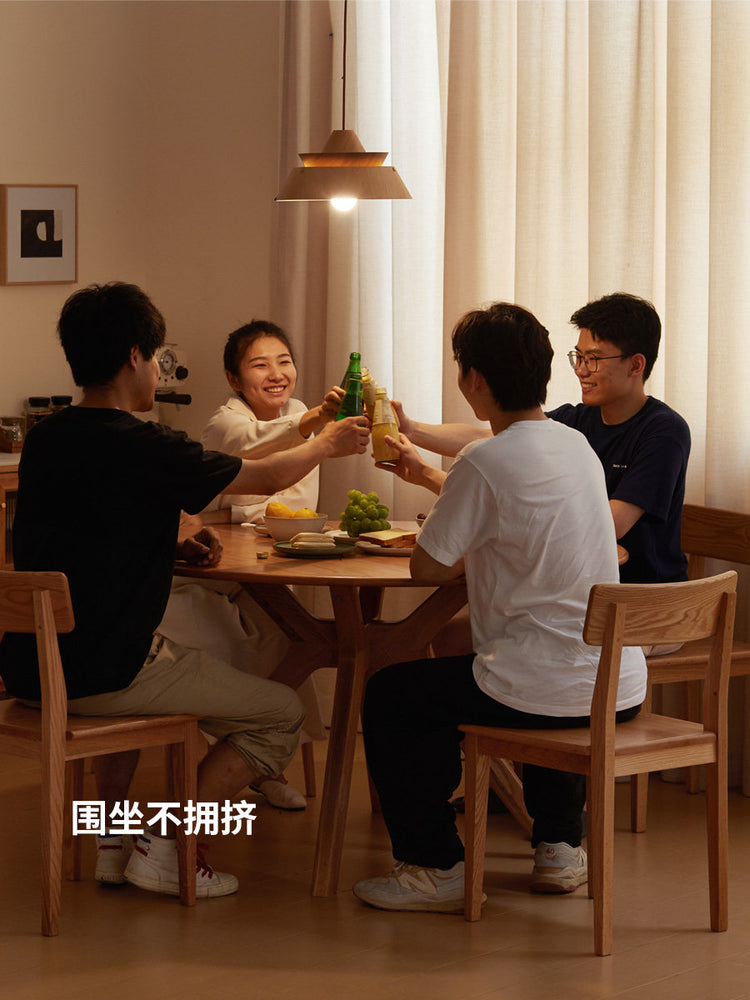 实木圆桌圆形餐桌现代简约饭桌小户型原木风吃饭桌子