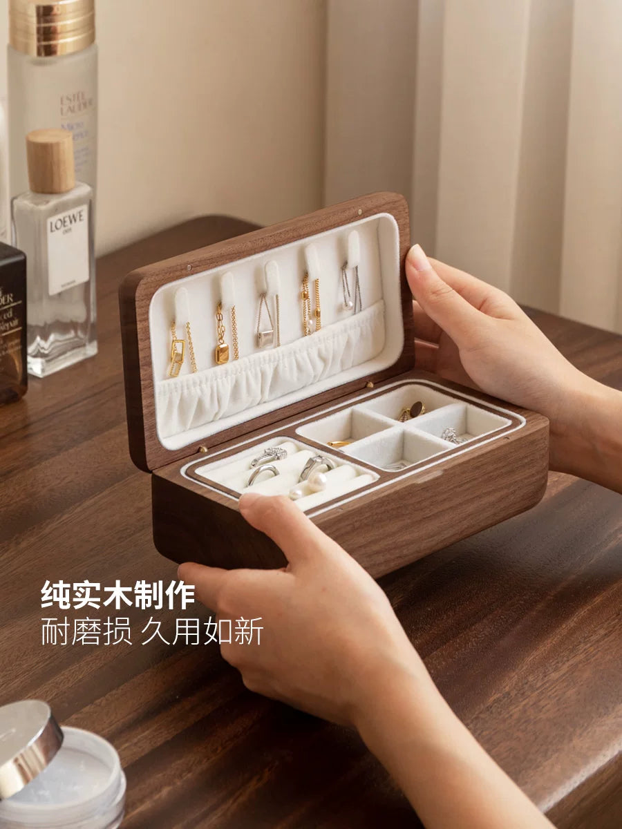 源氏木语实木首饰盒黑胡桃木桌面收纳珠宝盒简约外出便携饰品盒