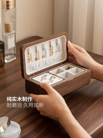 源氏木语实木首饰盒黑胡桃木桌面收纳珠宝盒简约外出便携饰品盒