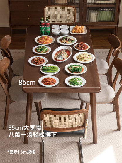 实木餐桌餐厅现代简约可靠墙胡桃色原木吃饭桌子