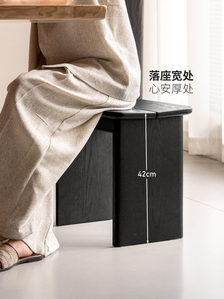 实木凳子餐厅侘寂风矮凳简约原木板凳黑色休闲方凳