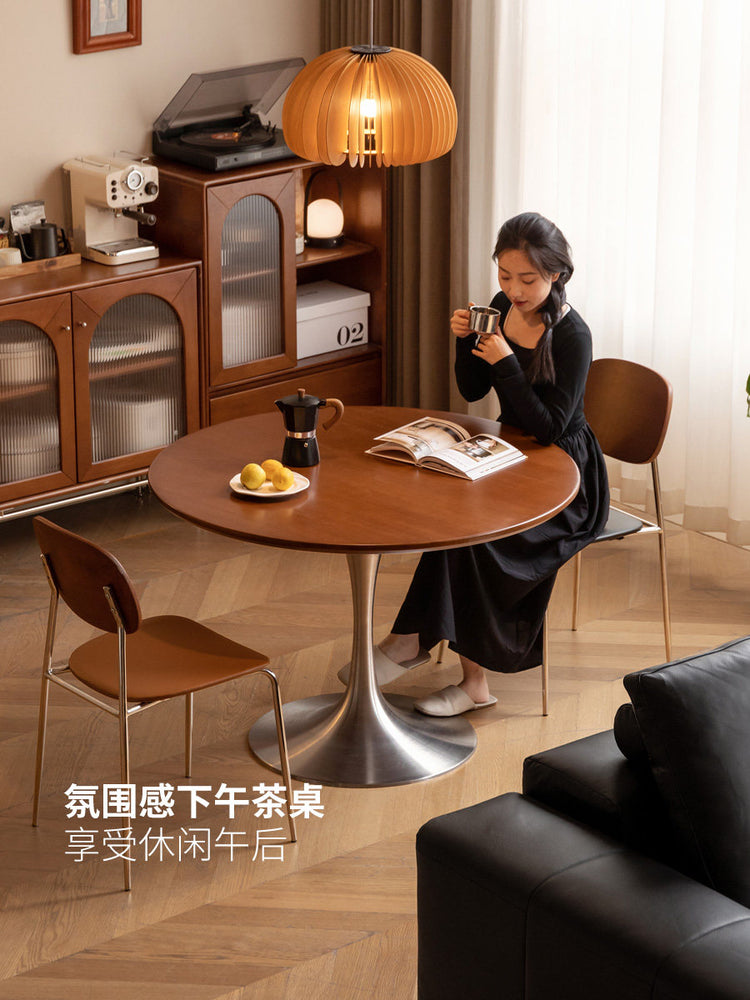 实木小户型餐厅中古风圆餐桌包豪斯茶桌洽谈桌